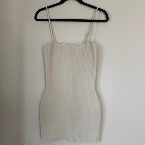 Aritzia Babaton Ribbed Bodycon Dress in Size Medium - Picture 4 of 8